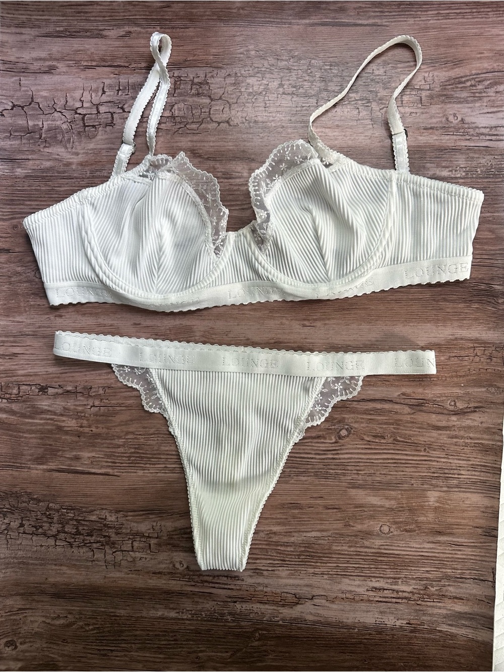 Lounge Ribbed Lace-Trim White Underwire Bra & Thong Set 38D/L